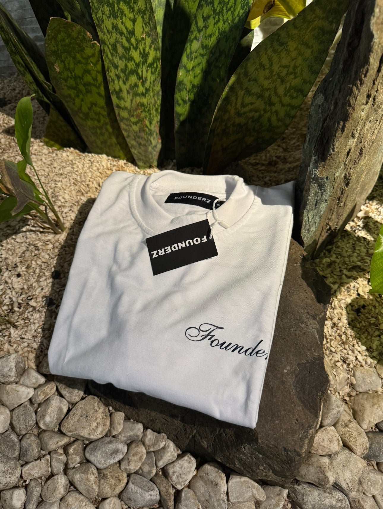 ideal white tee